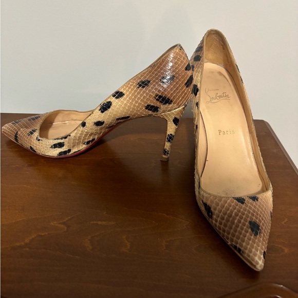 Good Condition Resoled; light scuffing outer soles,& toes; mod wear inner soles - Picture 2 of 5